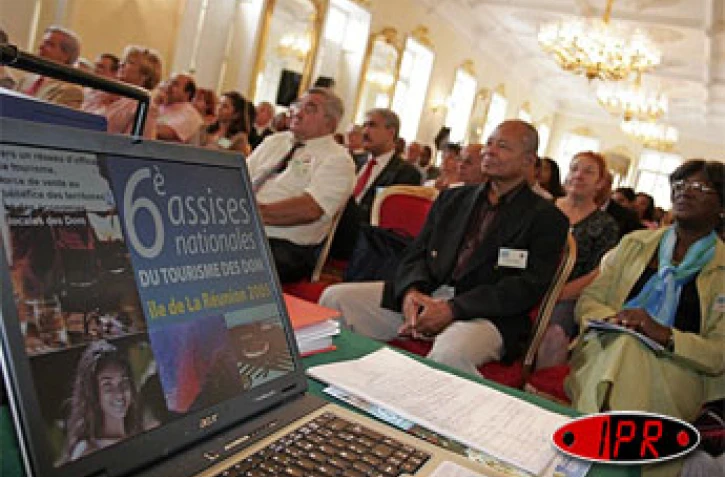 Lundi 10 octobre 2005 -

Le ministre délégué au Tourisme Léon Bertrand a ouvert les 6èmes assises nationales du Tourisme des Dom