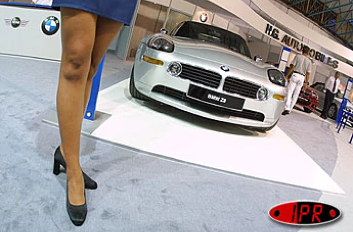 Le salon de l'auto ouvrira ses portes le vendredi 31 octobre2003