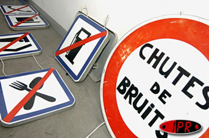 Un cachalot va s'échouer devant le petit marché de Saint-Denis vendredi 28 février 2003 en fin d'après-midi...