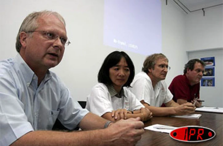 Vendredi 28 octobre 2005 -
Les tests pratiqués sur trois personnes souffrant de symptômes grippaux sont négatifs