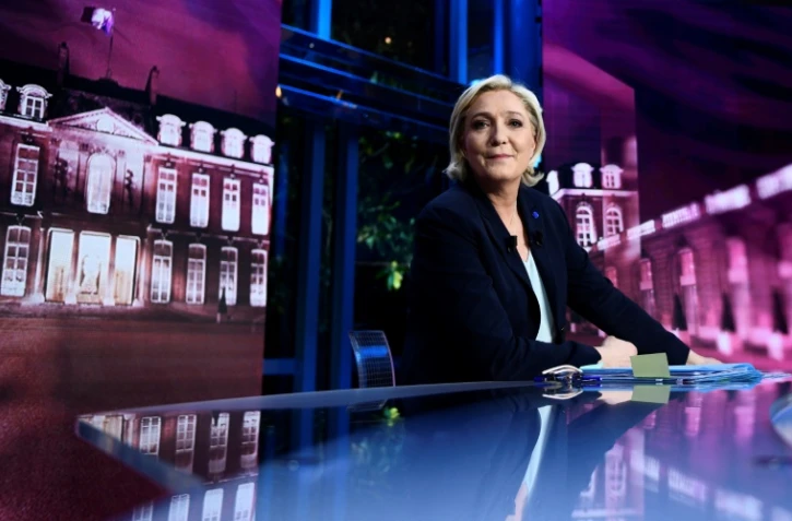 Marine Le Pen le 25 avril 2017sur le plateau de TF1 pour l'émission "Élysée 2017"