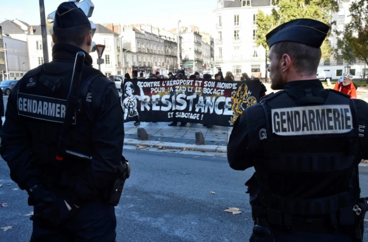 Manifestation d'opposants au projet d'aéroport, le 5 novembre 2016 devant la préfecture de Loire-Atlantique à Nantes