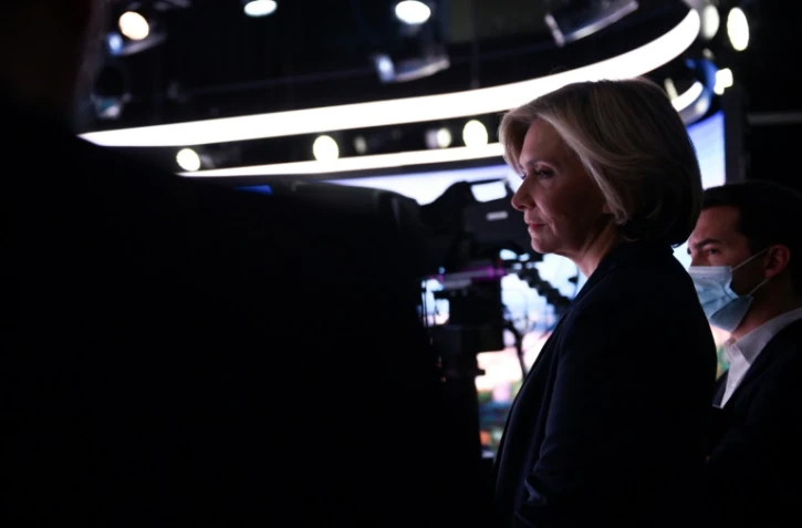 La candidate LR à la présidentielle en France, Valérie Pecresse, avant une intervention sur la chaîne TF1 à Boulogne-Billancourt, près de Paris, le 4 décembre 2021