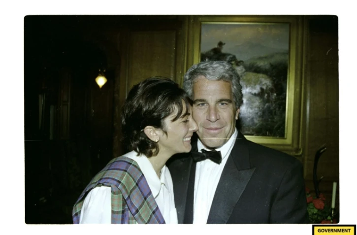 Photo non datée obtenue le 8 décembre 2021 auprès de la justice de New York, montrant Ghislaine Maxwell et Jeffrey Epstein
