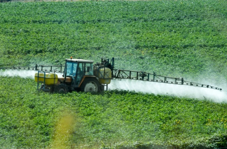 L'agence européenne de sécurité des aliments défend son rapport sur le glyphosate, un herbicide controversé