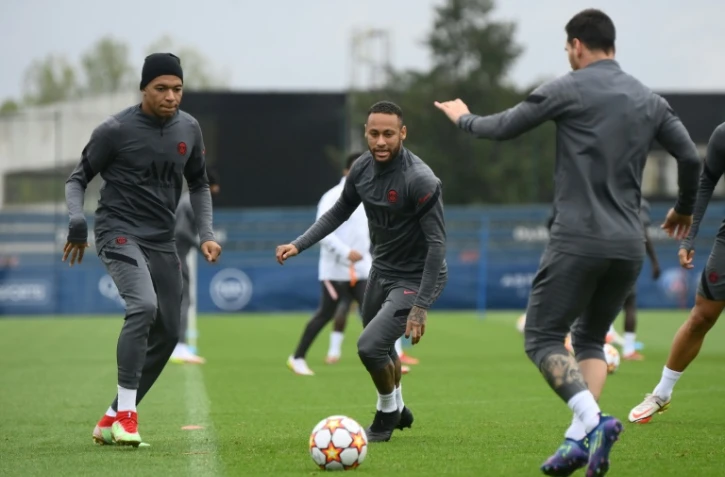 Les stars du PSG Kylian Mbappé, Neymar et Messi préparent le choc contre Manchester City, lors d'une séance d'entraînement au Camp des Loges, le 27 septembre 2021 