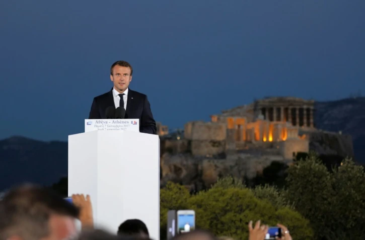 Le président français Emmanuel Macron s'exprime devant l'Acropole à Athènes, le 7 septembre 2017
