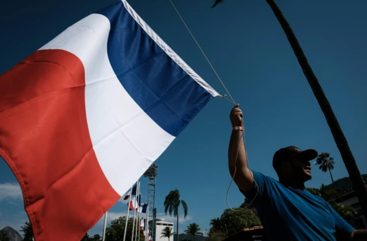 Le drapeau tricolore flotte sur le Club France, à Rio de Janeiro, le 27 juillet 2016