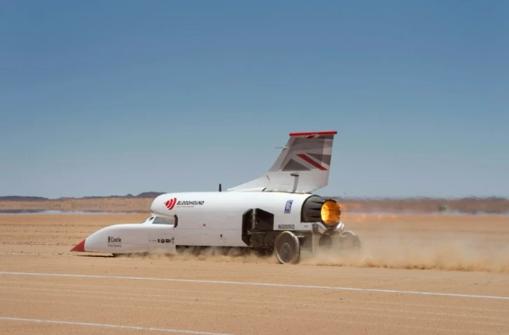 Le bolide baptisé "Bloodhound" pendant des tests à Hakskeenpan dans la province du Cap, en Afrique du Sud, le 14 novembre 2019