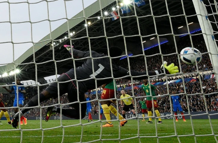 Le milieu français Blaise Matuidi marque face au Cameroun, le 30 mai 2016 à Nantes