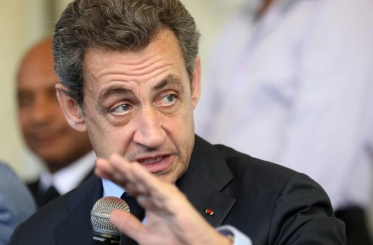 L'ex-président français Nicolas Sarkozy lors d'une conférence de presse à Saint-André, sur l'ßle de La Réunion, le 27 mai 2016