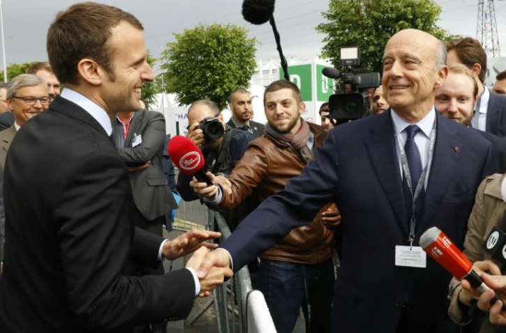 Emmanuel Macron et Alain Juppé le 16 juin 2016 à Villepinte