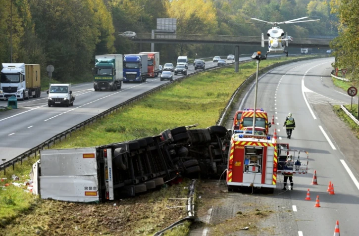 Le nombre de morts sur les routes de France métropolitaine a de nouveau fortement baissé (-9,3%) en juin avec 294 tués, soit 30 de moins que lors du même mois l'an dernier