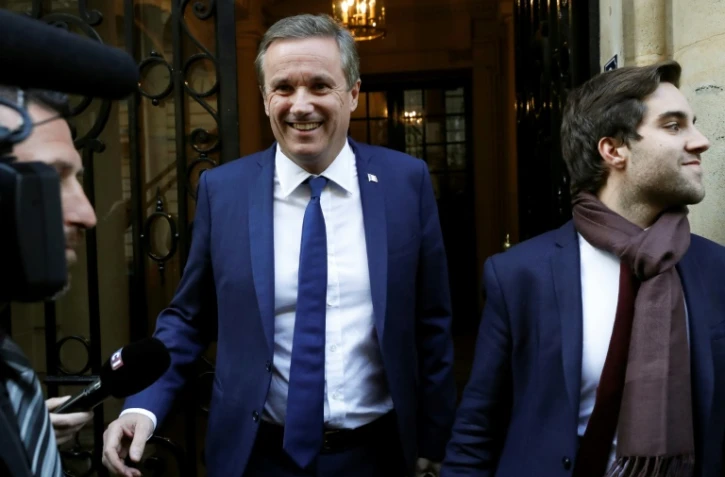 Nicolas Dupont-Aignan le 28 avril 2017 quitte le QG de Marine Le Pen Ă Paris