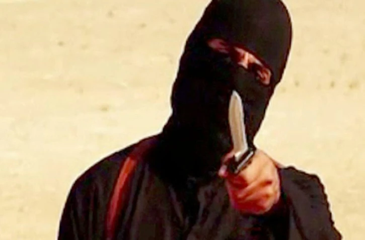 "Jihadi John" apparait masqué dans de nombreuses vidéos de décapitations d'otages par le groupe EI