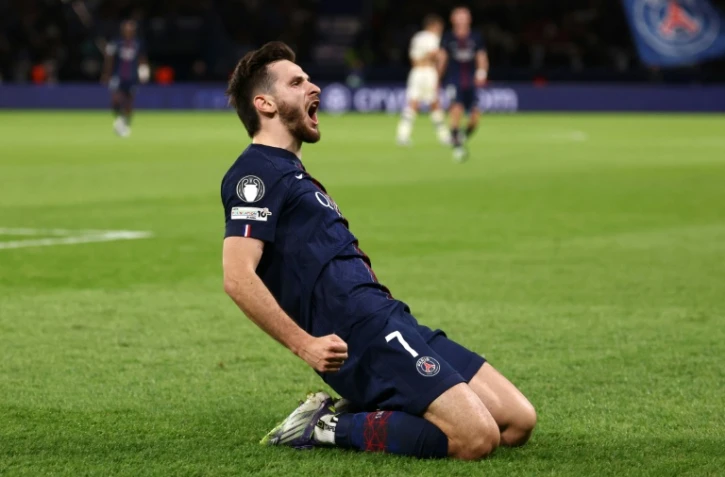 L'attaquant géorgien du Paris Saint-Germain Khvicha Kvaratskhelia après son but contre l'Atalanta Bergame, en Ligue des champions au Parc des Princes le 17 septembre 2025 