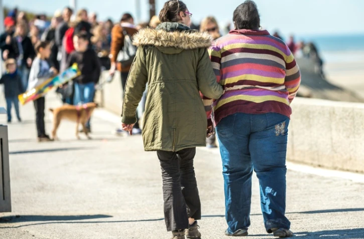 Les personnes en surpoids perdent en moyenne un an d'espérance de vie, un lourd tribut qui s'accroît avec les kilos en trop et peut atteindre dix ans en cas d'obésité sévère, selon une vaste étude