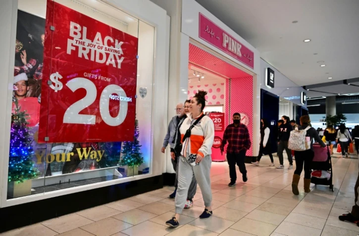 La chasse aux bonnes affaires du "Black Friday" est ouverte vendredi notamment aux Etats-Unis et les experts s'attendent à des réductions importantes sur des produits ciblés