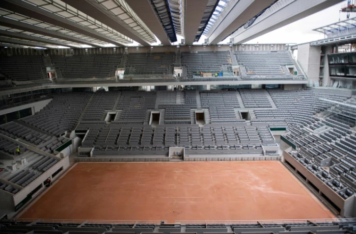 A trois jours du tournoi de Roland-Garros, sa jauge de spectateurs a été resserrée une fois de plus, de 5.000 à 1.000 spectateurs par jour