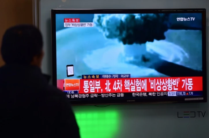 Retransmission télévisée de l'essai de bombe à hydrogène par Pyongyang le 6 janvier 2016