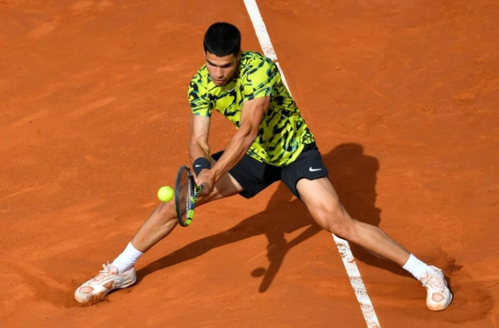 L'Espagnol Carlos Alcaraz en demi-finale du tournoi de Barcelone le 22 avril 2023 Ă Barcelone