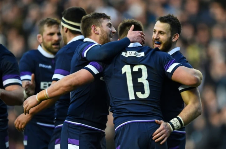 Les Ecossais vainqueurs de l'Angleterre avec notamment un essai de Huw Jones (N.13), dans le Tournoi des six nations, le 24 février 2018 à Édimbourg