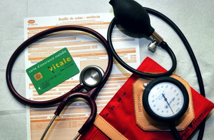 Une carte vitale dans un cabinet médical