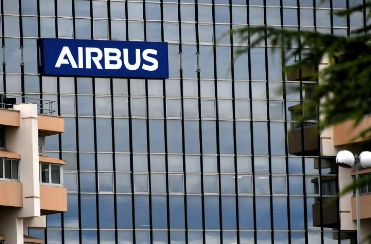 Le logo Airbus sur le siège de l'entreprise, à Saint-Martin du Touch, près de Blagnac, dans la banlieue de Toulouse, le 2 juillet 2020.