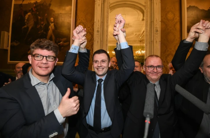 Ian Boucard (LR), dont l'élection avait été invalidée en décembre, annonce et fête son élection comme député de la 1re circonscription de Belfort au second tour face au candidat LREM-MoDem Christophe Grudler, le 4 février 2018