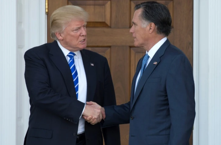 Donald Trump et Mitt Romney à l'issue de leur entrevue le 19 novembre 2016 à Bedminster dans le New Jersey