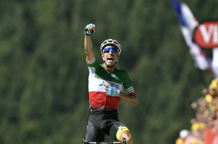 L'Italien Fabio Aru franchit en vainqueur la ligne d'arrivée de la 5e étape du Tour de France, le 5 juillet 2017 à Plancher-les-Mines