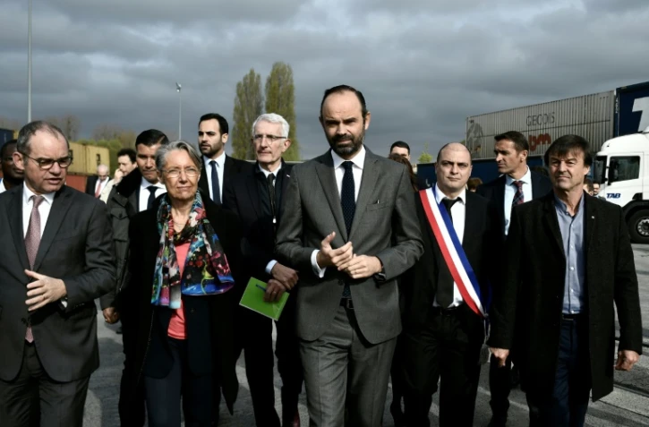 La ministre des Transports Elisabeth Borne et le patron de la SNCF Guillaume Pepy aux côtés du Premier ministre Edouard Philippe à   Bonneuil-sur-Marne,  le 16 avril 2018