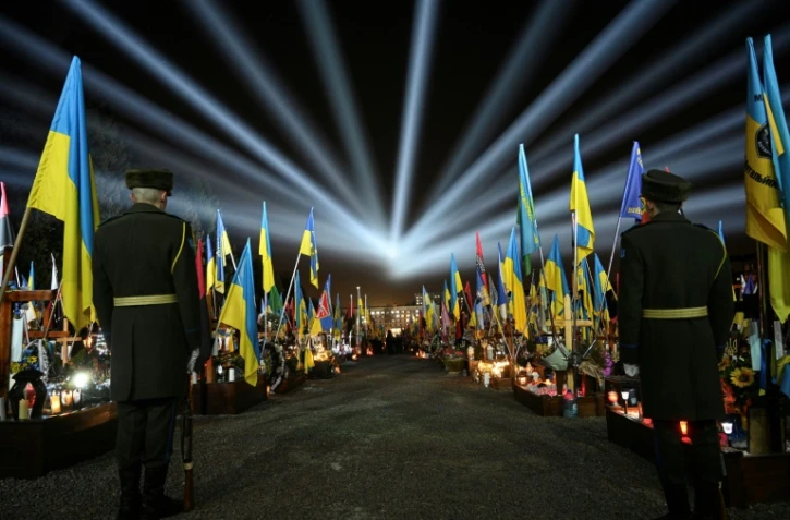 Cérémonie dans le cimetière militaire de Lychakiv à Lviv, en Ukraine, le 23 février 2025
