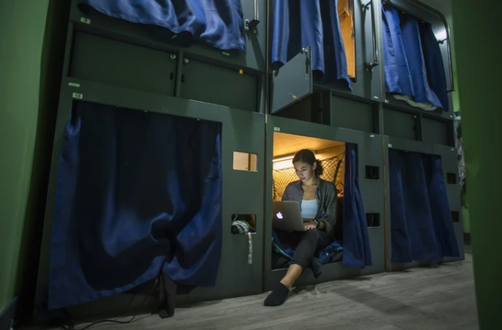 La "capsule" occupée par Kay Wilson est située dans une chambre qui en compte six au total