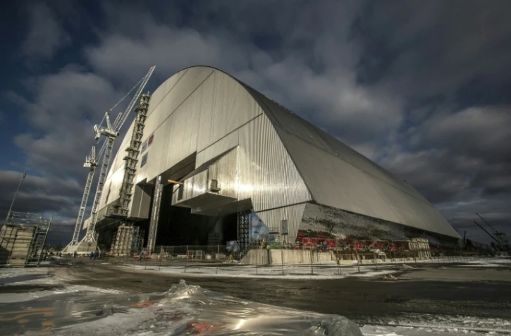 Photo fournie par le service de presse de la BERD, le 14 novembre 2016, montrant le nouveau sarcophage recouvrant la centrale de Tchernobyl