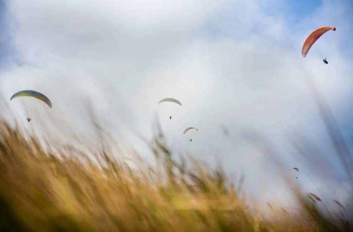 Giovanni Lam en parapente près de Ma On Shan à Hong Kong, le 21 décembre 2018