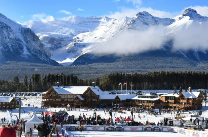 Vue de l'aire d'arrivée de la descente de Lake Louise, dans l'Alberta au Canada, le 24 novembre 2018