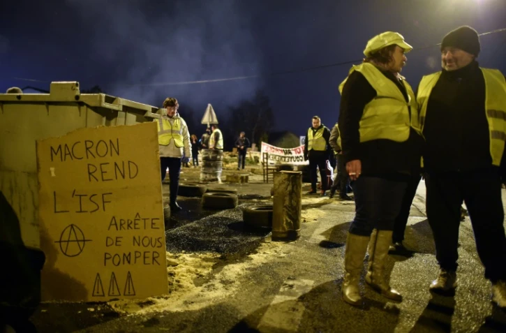 Des "gilets jaunes" rassemblés près du Mans, le 11 décembre 2018