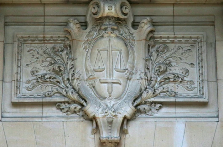 Soupçonné d'avoir attiré Shaïna, 15 ans, dans le cabanon d'un jardin ouvrier pour la tuer et brûler son corps, l'accusé, 17 ans à l'époque, comparaît jusqu'à vendredi