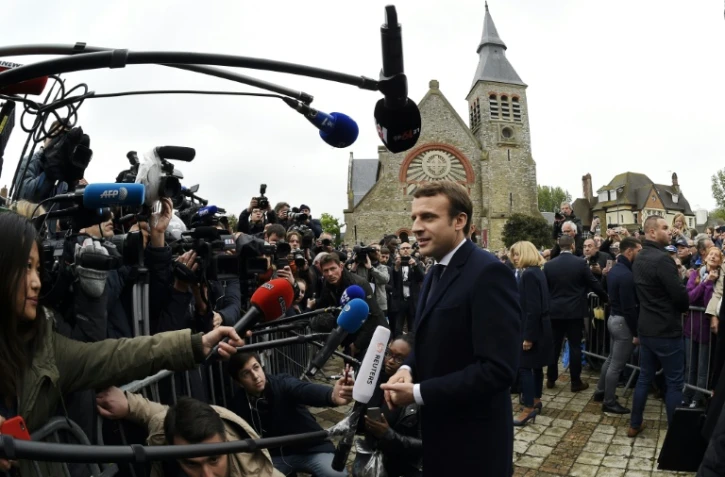 Emmanuel Macron lors du premier tour de l'élection présidentielle, le 7 mai 2017 au Touquet