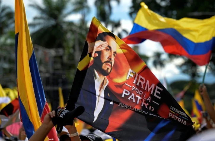 Un drapeau du candidat à la présidentielle colombienne Abelardo de la Espriella, à Buga en Colombie, le 14 juin 2026