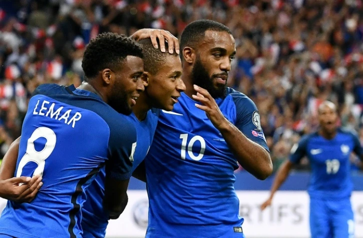 Les Français Thomas Lemar, Kylian Mbappé et Alexandre Lacazette (de g à d) en qualif du Mondial-2018 contre les Pays-Bas, le 31 août 2017 au Stade de France