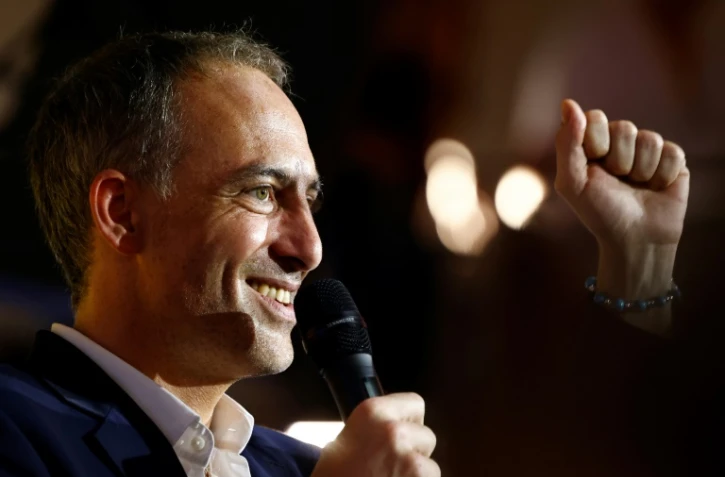 La tête de liste PS-Place Publique Raphaël Glucksmann lors de la soirée électorale pour les élections européennes à Paris, le 9 juin 2024