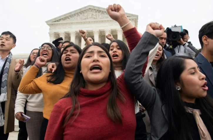 Des "Dreamers" sortent de l'audience à la Cour suprême américaine, le 12 novembre 2019