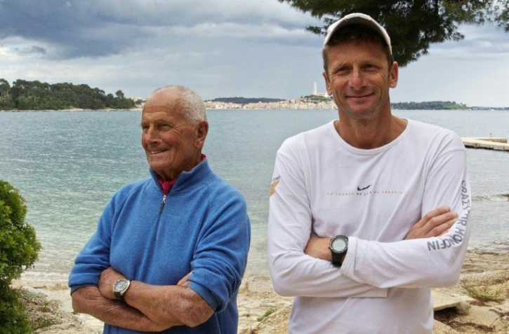 Cliché non daté du légendaire plongeur italien Enzo Maiorca (à gauche), en compagnie d'Umberto Pelizzari
