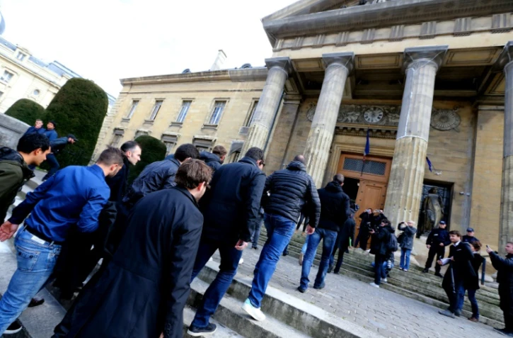 Les supporteurs de Bastia à leur arrivée au tribunal de Reims pour le procès de è deses leurs pour violences, le 22 mars 2016