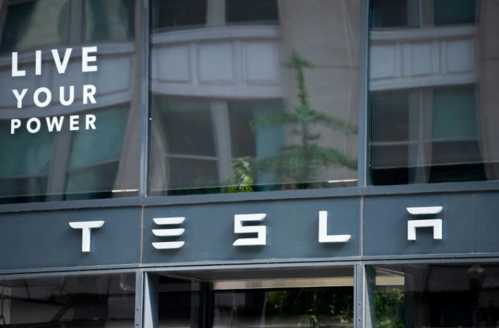 A 1.000 milliards de dollars, le marché du bitcoin dépasse théoriquement la capitalisation boursière de Tesla.