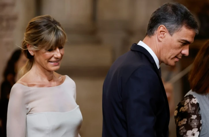 Le Premier ministre espagnol Pedro Sanchez et sa femme Begona Gomez lors d'une cérémonie le 19 juin 2024 à Madrid