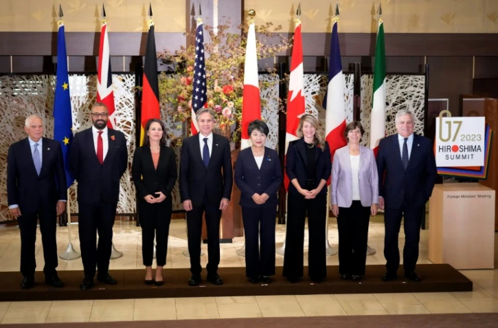 Photo de famille des chefs de la diplomatie des pays du G7, le 8 novembre 2023 à Tokyo 