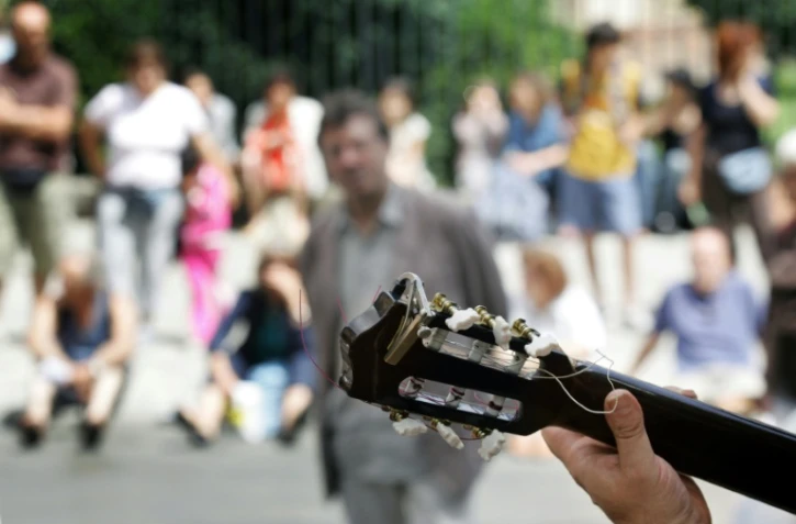la Fête de la musique dimanche se veut "corona-compatible" avec des artistes allant à la rencontre du public plutôt que l'inverse